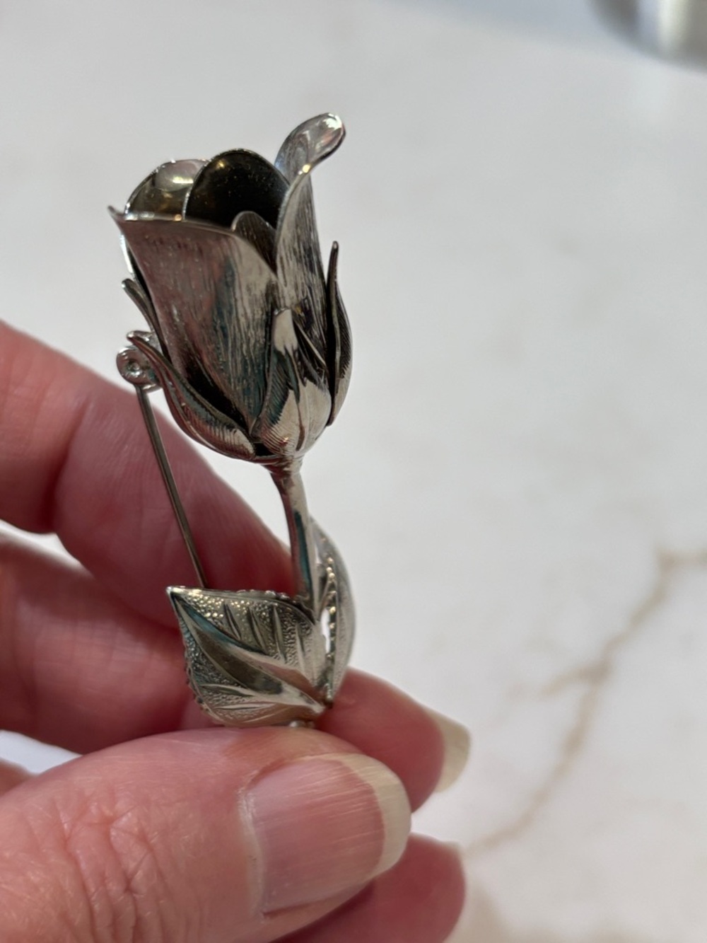 Vintage Silver Tone Rosebud Floral Brooch Pin Cottagecore Romantic One Size - Picture 4 of 4